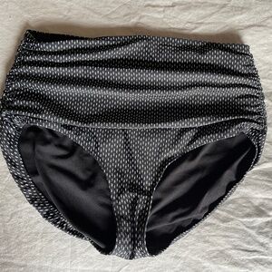 Midnight Dash Ruched High-Waisted Bottoms